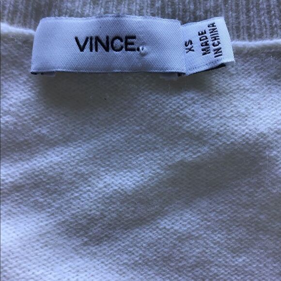 VINCE Sweater Neutral Pullover Knit V-Neck Silk Trim Hem Sweater Size XS - Picture 7 of 10